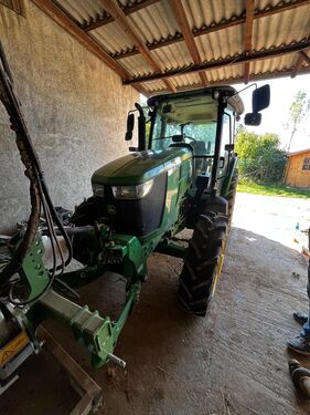 John Deere 5075M