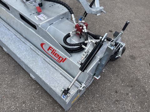 Fliegl AgroCenter Kehrm. 600