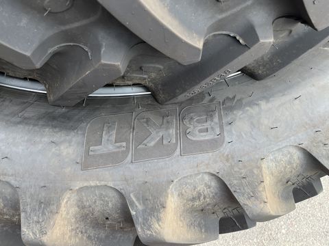 BKT 320/90 R54+320/85R38
