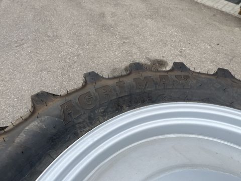 BKT 320/90 R54+320/85R38