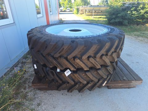 BKT 480/80R46+380/85R34 Pflegeräder