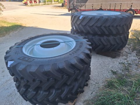 BKT 480/80R46+380/85R34 Pflegeräder