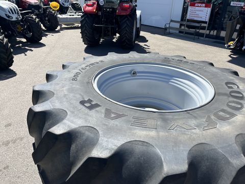 Good Year 800/65R32