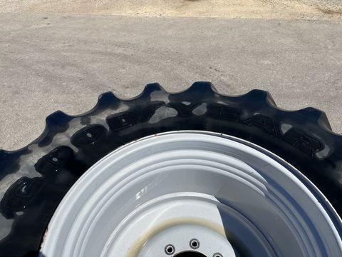 Good Year 800/65R32