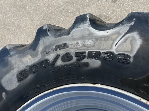 Good Year 800/65R32