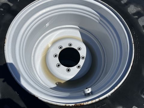 Good Year 800/65R32