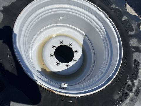 Good Year 800/65R32