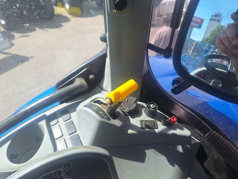 New Holland T7.200