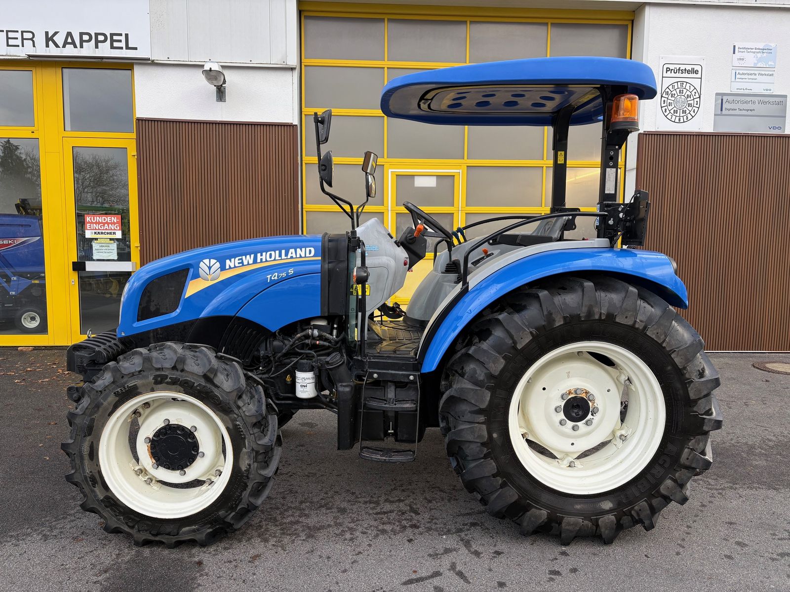 New Holland T4.75S 2