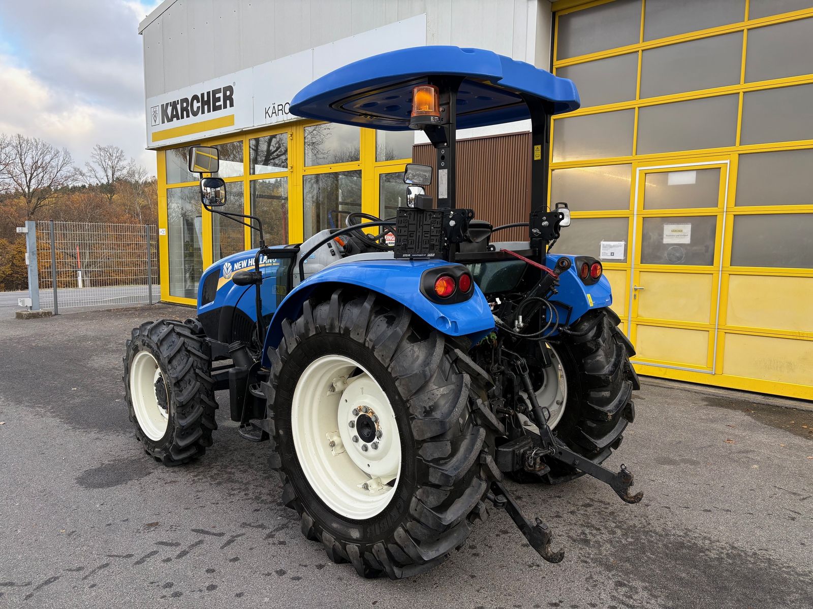 New Holland T4.75S 3