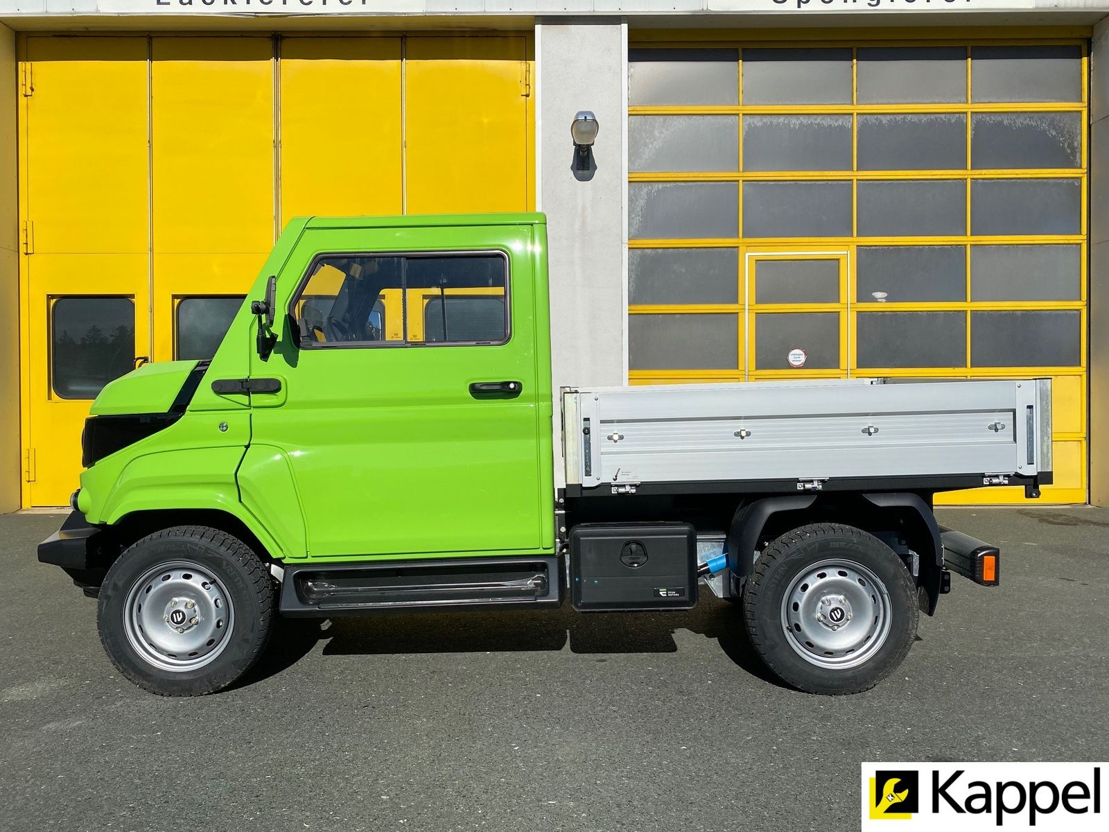 EVUM Motors aCar Elektro-Nutzfahrzeug mit Pritschenaufbau 2