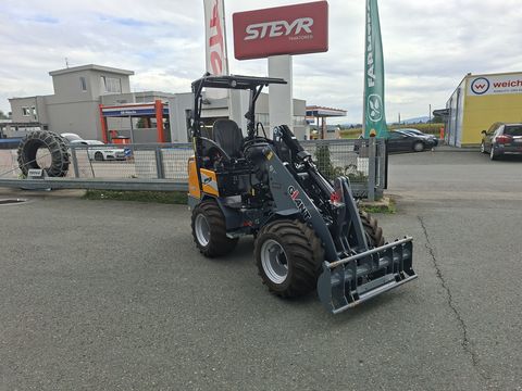 Giant G2300 HD Agri Line