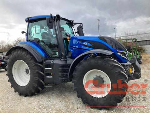 <strong>Valtra T215 D mit We</strong><br />