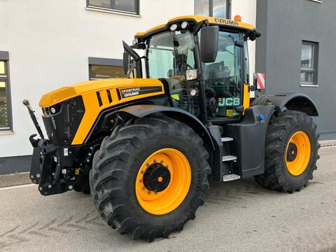 <strong>JCB Fastrac 4220</strong><br />