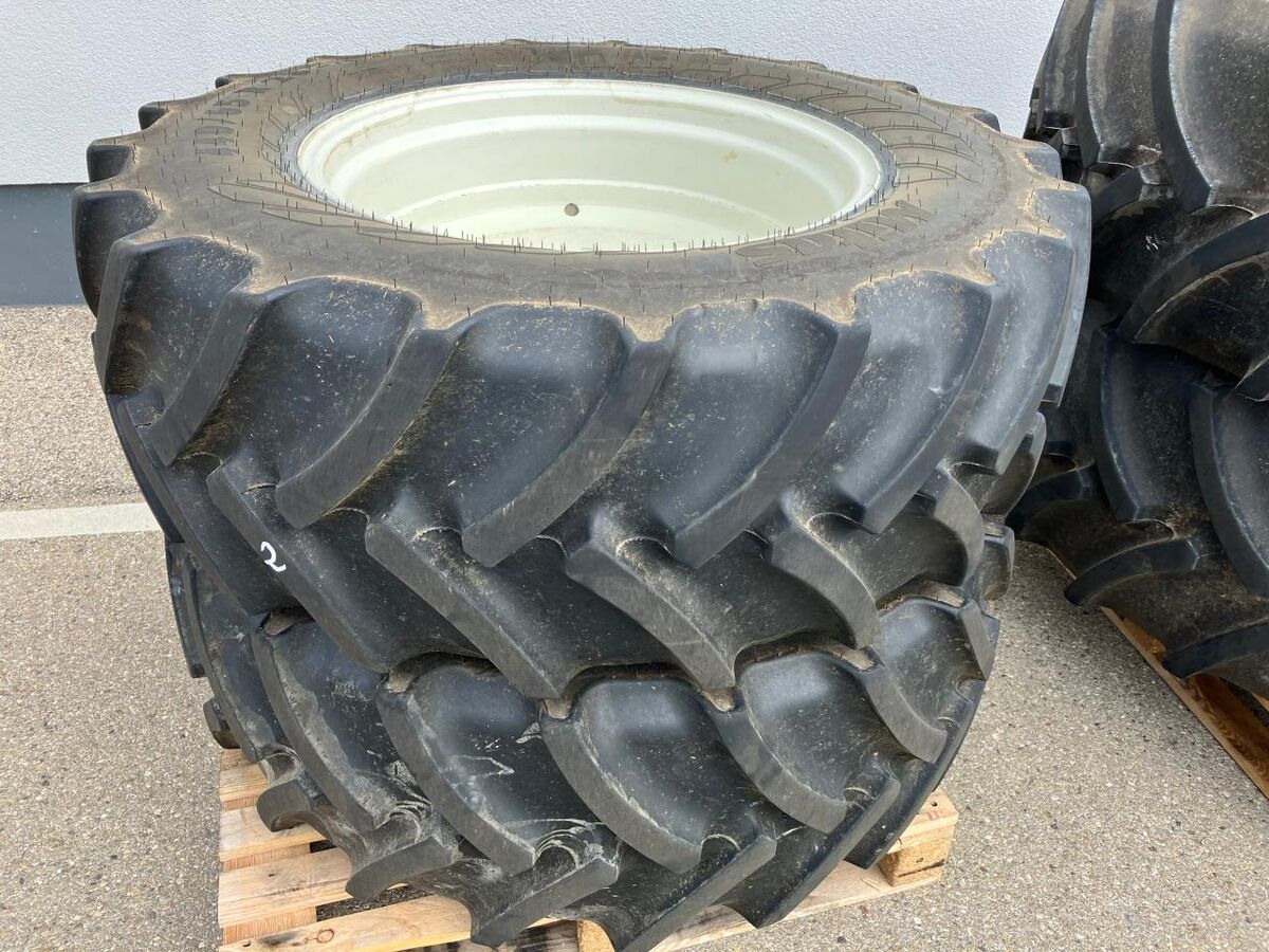 Kompletträder 440/65R28 u. 540/65R38 2