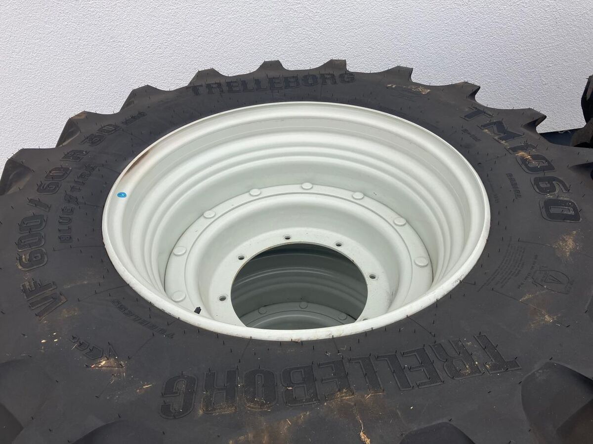 Trelleborg 600/60R30 u. 710/60R42 TM 1060 3