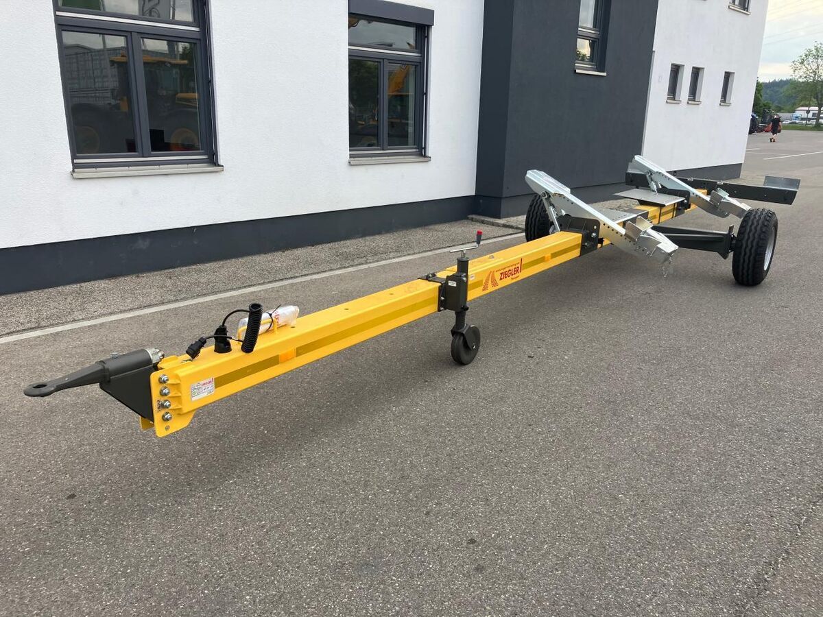 Ziegler Schneidwerkswagen New Holland 2
