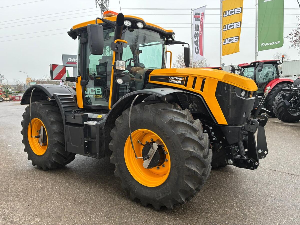 JCB Fastrac 4220 ICON 3