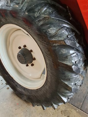 Trelleborg Gebrauchte Reifen Kleber 16.9 R 30