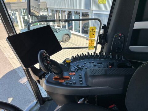 New Holland CR 8.80