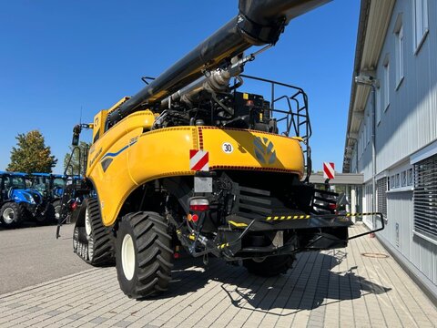 New Holland CR 8.80