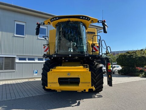 New Holland CR 8.80