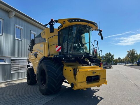 New Holland CR 8.80