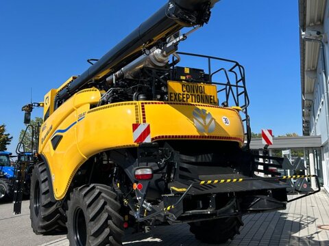 New Holland CR 8.80
