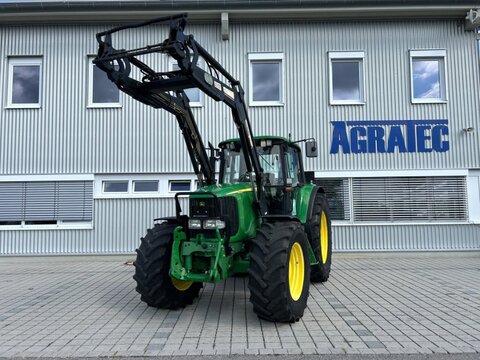 John Deere 6820