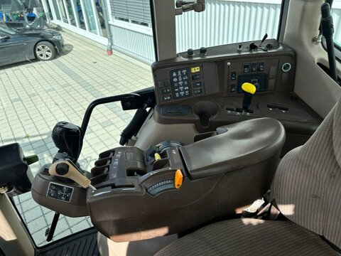 John Deere 6820