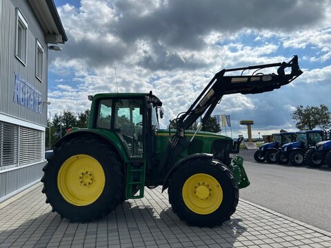John Deere 6820