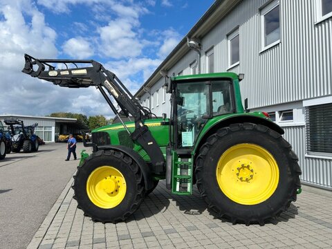 John Deere 6820