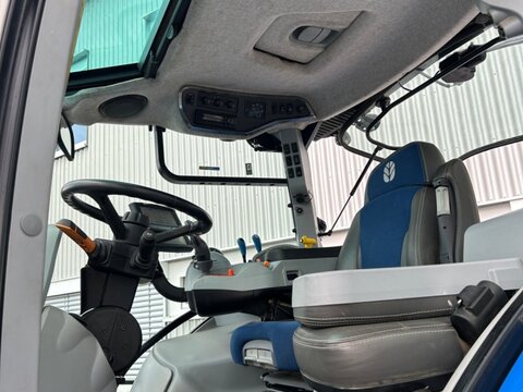 New Holland T 5.140 Dynamic Command mit Lenksystem