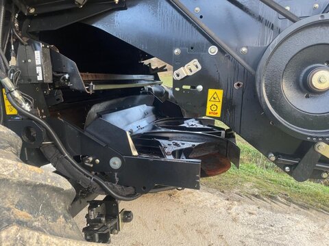 New Holland CR 8.80