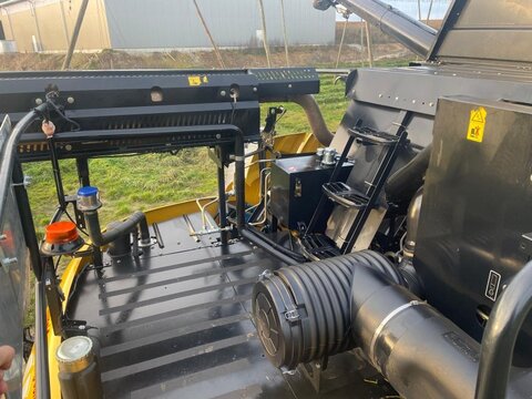 New Holland CR 8.80