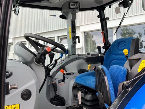 New Holland T 4.55