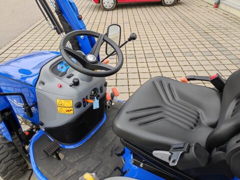 New Holland Boomer 25 Compakt