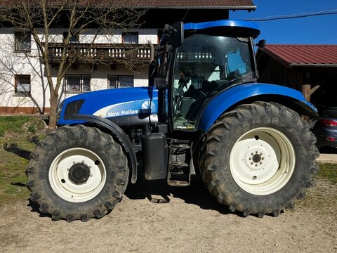 New Holland TS 135 A