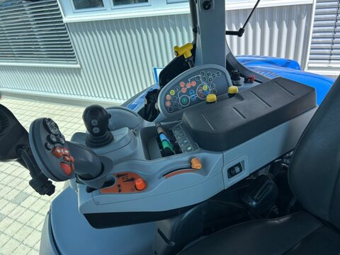 New Holland T 7.225 AutoCommand