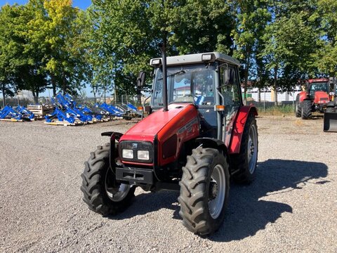 Massey Ferguson 4225 2