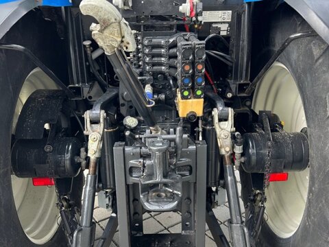 New Holland T 6020 Elite