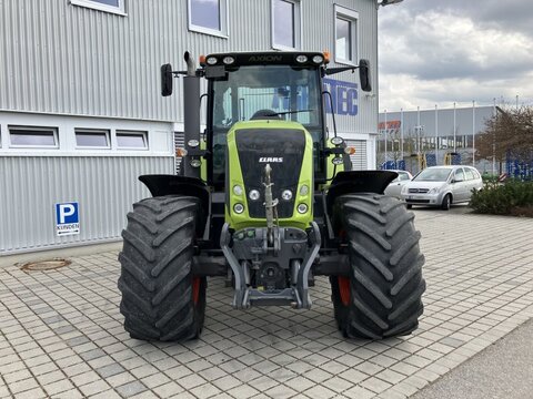 CLAAS Axion 820