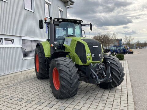 CLAAS Axion 820