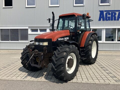 New Holland M 135