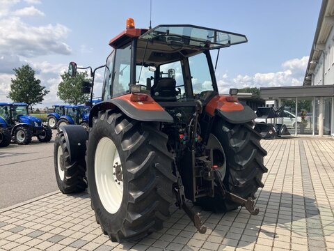 New Holland M 135