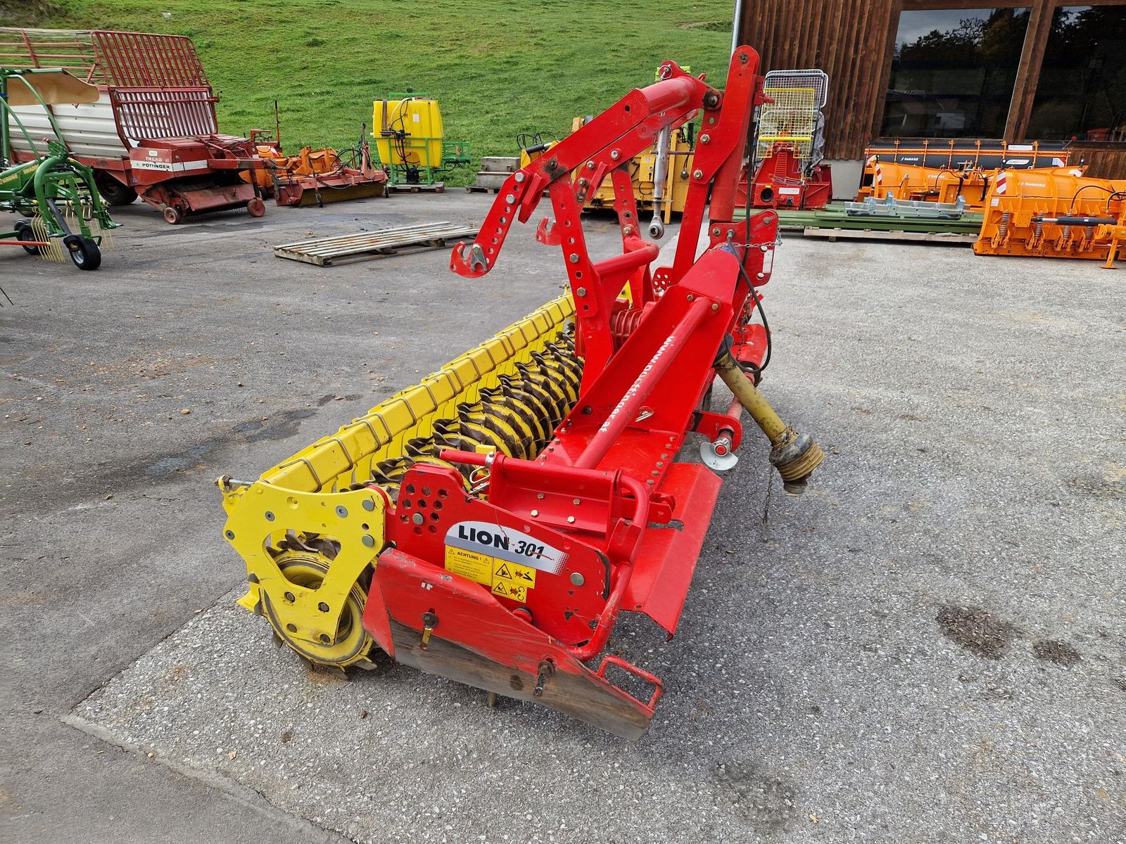 Pöttinger LION  301 3