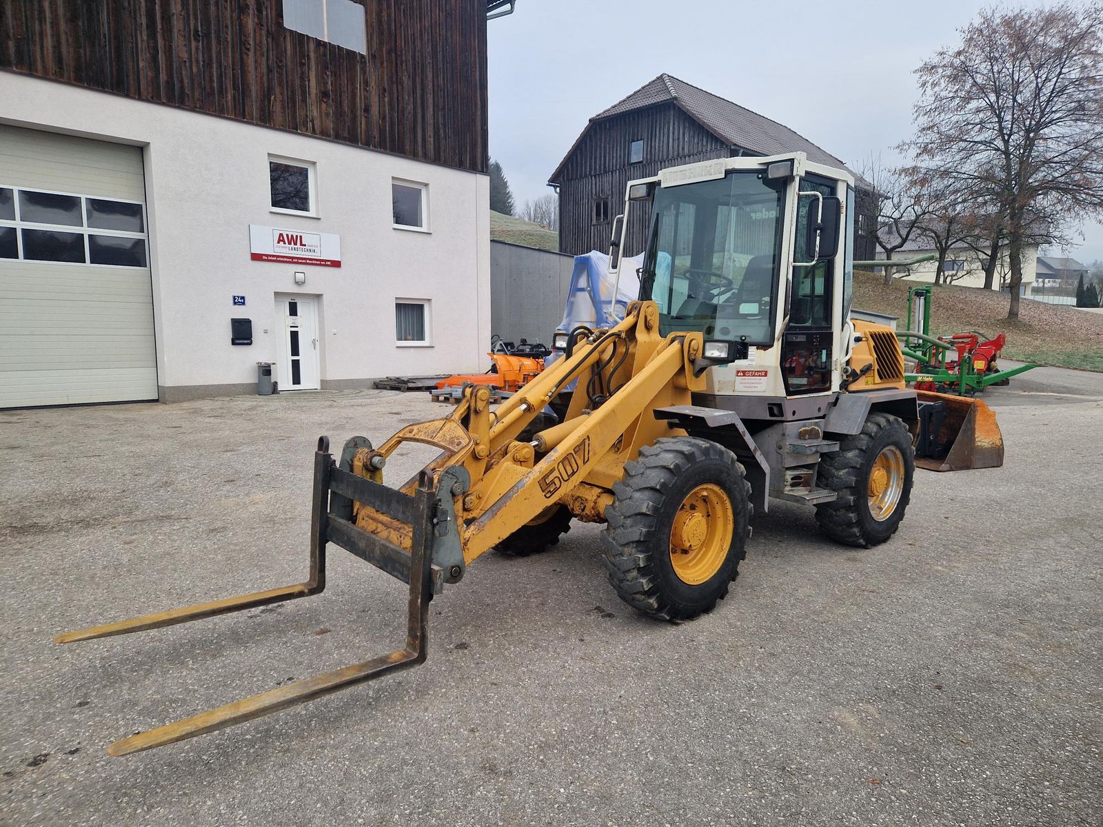 Liebherr 507 Stereo 1