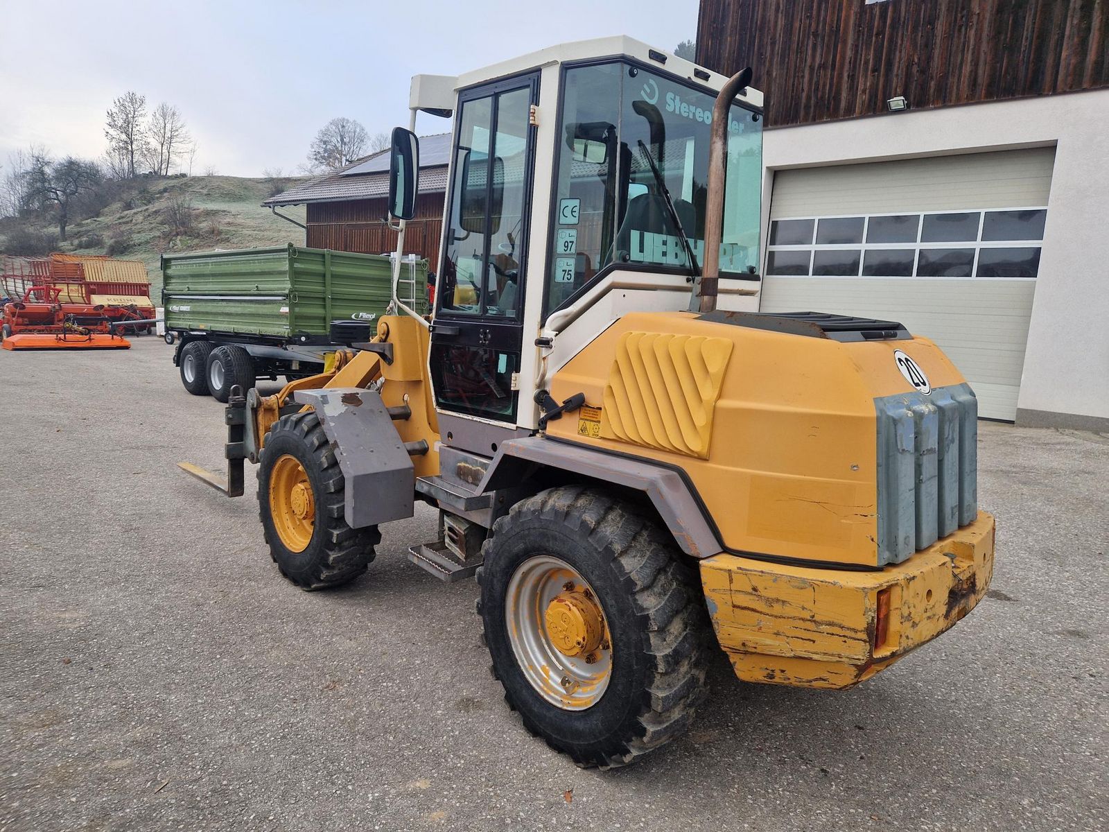 Liebherr 507 Stereo 2