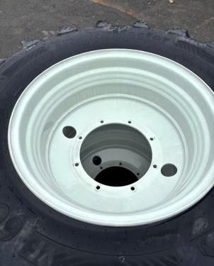 Continental 710/60 R42 & 600/60 R28