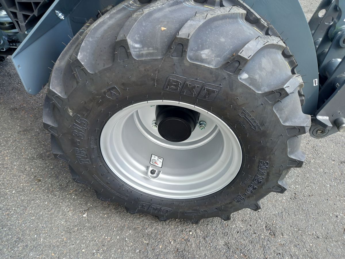 Giant G2700 HD